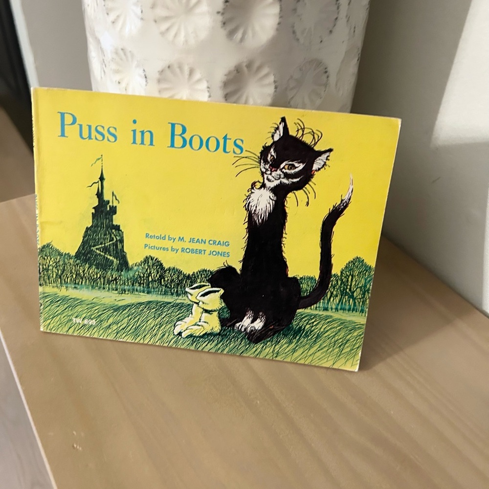 Vintage 1966 Puss in Boots Illustrated M Jean Craig Children's Book
